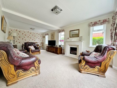 Images for Woodford Road, Bramhall EAID:mosleyjaapi BID:1