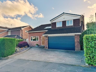 Images for Southdown Crescent, Cheadle Hulme EAID:mosleyjaapi BID:1