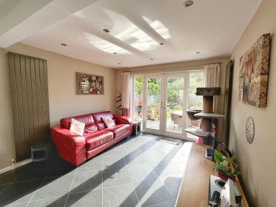 Images for Southdown Crescent, Cheadle Hulme EAID:mosleyjaapi BID:1