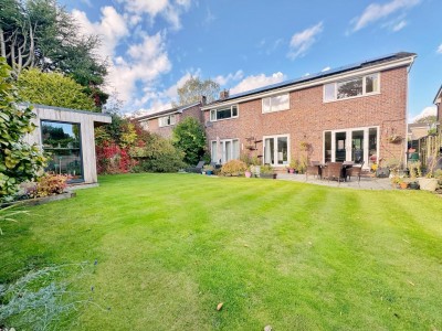 Images for Southdown Crescent, Cheadle Hulme EAID:mosleyjaapi BID:1